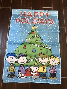 Snoopy & Charlie Brown Gang Happy Holidays 38 x 25 inches Large Flag 2010 EUC - Picture 1 of 4