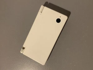 Nintendo DSi Console Only White Untested As Is For Parts Or Repair - Foto 1 di 6