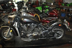 06 Kawasaki VN2000A Vulcan radiator guard 124 Miles Only - Picture 1 of 5