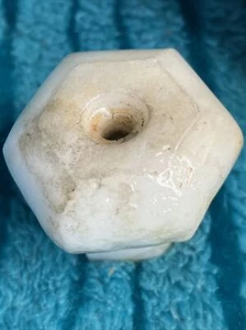 Antik 1900 6-seitig 1 3/8" rund facettiertes Porzellan (?) Weißglasknöpfe ziehen - Bild 1 von 10