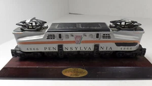 Avon 1991, 4866 3G-1 Pennsylvania Elektrolokomotive Zug Modell & Holzboden - Bild 1 von 7
