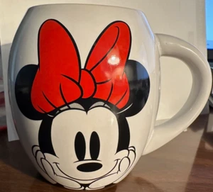 Disney Minnie Mouse rot schwarz weiß 18 Unzen Keramik Kaffee Tee Suppe Becher Tasse Sammeln - Bild 1 von 7