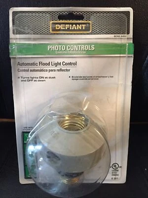 DEFIANT AUTOMATIC FLOOD LIGHT CONTROL/150W - 120V - Image 1 of 3