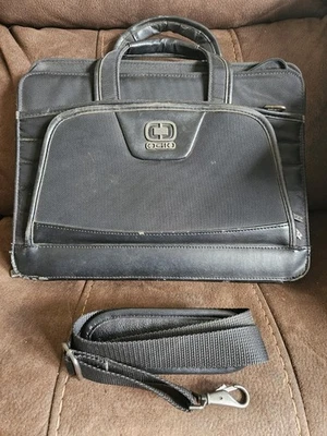 Pasta para laptop OGIO com alça e calculadora - Imagem 1 de 4