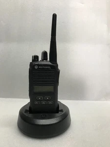Motorola CP185 Two Way Radio 16Ch 4Watt AAH03RDF8AA7AN AS-IS Plus Microphone - Picture 1 of 4