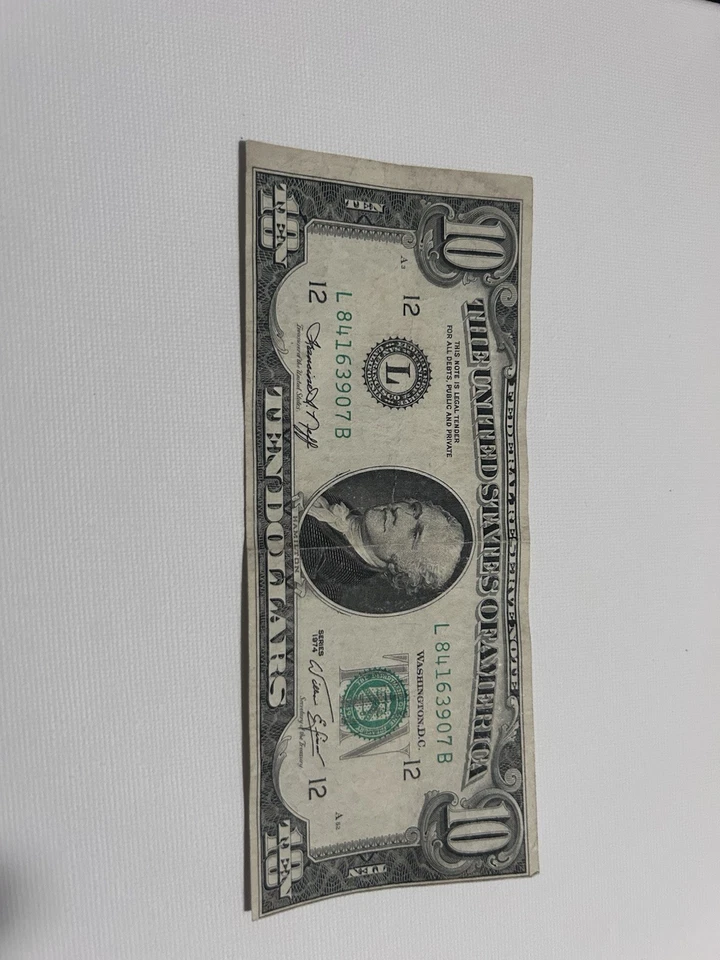 Billete de 10 dólares Miss Cut serie 1974 L 84163907B número de serie Foto 1 de 2