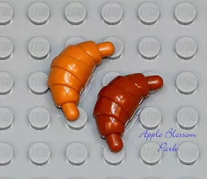 NUOVO Set cibo da cucina LEGO MINIFIG/2 CROISSANT - Belville/Friends pane croissant - Foto 1 di 1