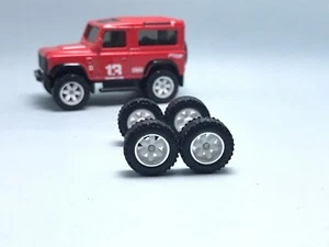 R109 Hotwheels 1/64 Real Riders # TE37 bianco 4x4 fuoristrada, ruote in gomma - Foto 1 di 4