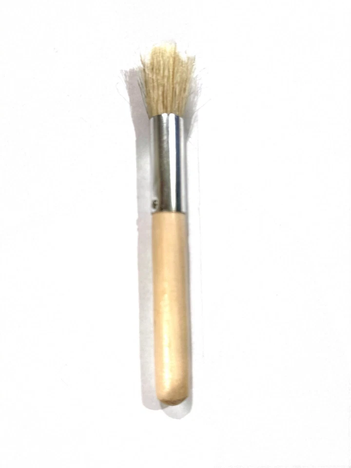 New Crafter’s Square Thick Stencil Brush Wood, Wooden Handle: Art, Crafts, Craft - Image 1 of 1