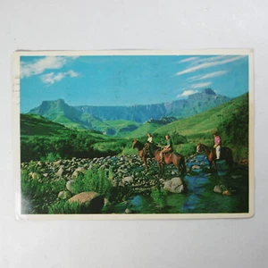 F056 CARTOLINA VIAGGIATA SUDAFRICA DRAKENSBERG MOUNTAINS MONTI DEI DRAGHI 1967 - Picture 1 of 2