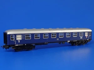 MARKLIN H0 - 4027 - 1st class EXPRESS PASSENGER COACH / Version 2: 1961-63 //EXC - Picture 1 of 4