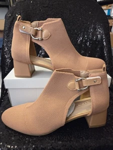 New Women's Tahari Boulevard Booties Size 8.5 / Beige - Picture 1 of 5