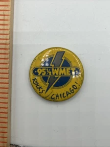 Vintage  1982 WMET FM Rocks Chicago Fest Pin back Buttons Radio Promo - Picture 1 of 3