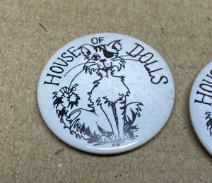 HOUSE OF DOLLS MAGAZINE GOTH INDIE ROCK BADGE 1980S ORIGINAL RED MOON - Picture 1 of 2