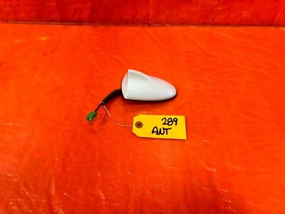 14-20 INFINITI Q50 / 17-20 Q60 - FACTORY SHARK FINE ANTENNA ASSEMBLY - OEM #289 - Imagem 1 de 4