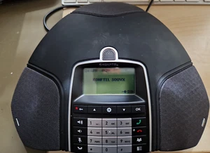 Konftel / Avaya 300Wx Konferenztelefon mit Ladestation / Netzteil, ohne Akku - Bild 1 von 8