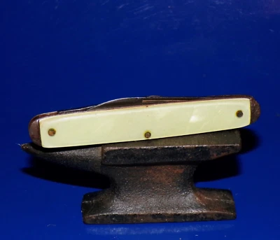 Vintage IMPERIAL PROV. Navaja de bolsillo R.I. Long Pull con escamas de hielo agrietadas perladas Foto 1 de 4