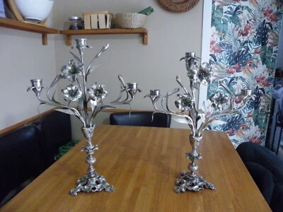 PAIRE DE CHANDELIERS ANCIENS 3 FEUX EN BRONZE ARGENTÉ  - DECOR FLORAL - - Photo 1/4