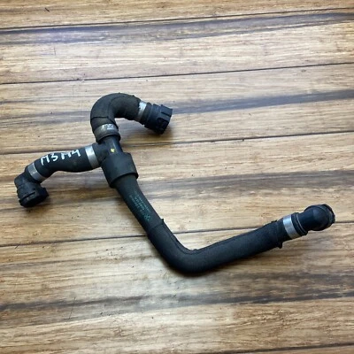 Tubo de tubo de manguera BMW M3 2012-2018 228469002 FABRICANTE DE EQUIPOS ORIGINALES de fábrica Foto 1 de 4