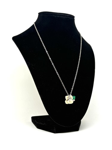 Collana Adorabile Vintage Tono Argento Smalto Off White Pansy Pendente