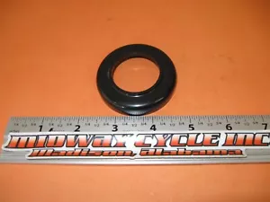SUZUKI GS250 GS300 TS400 NOS OEM UPPER STEERING STEM DUST SHIELD 51643-30000 jh - Bild 1 von 4