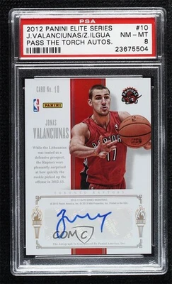 Elite Series 2012/25 Zydrunas Ilgauskas Jonas Valanciunas PSA 8 Rookie Auto RC Foto 1 de 2
