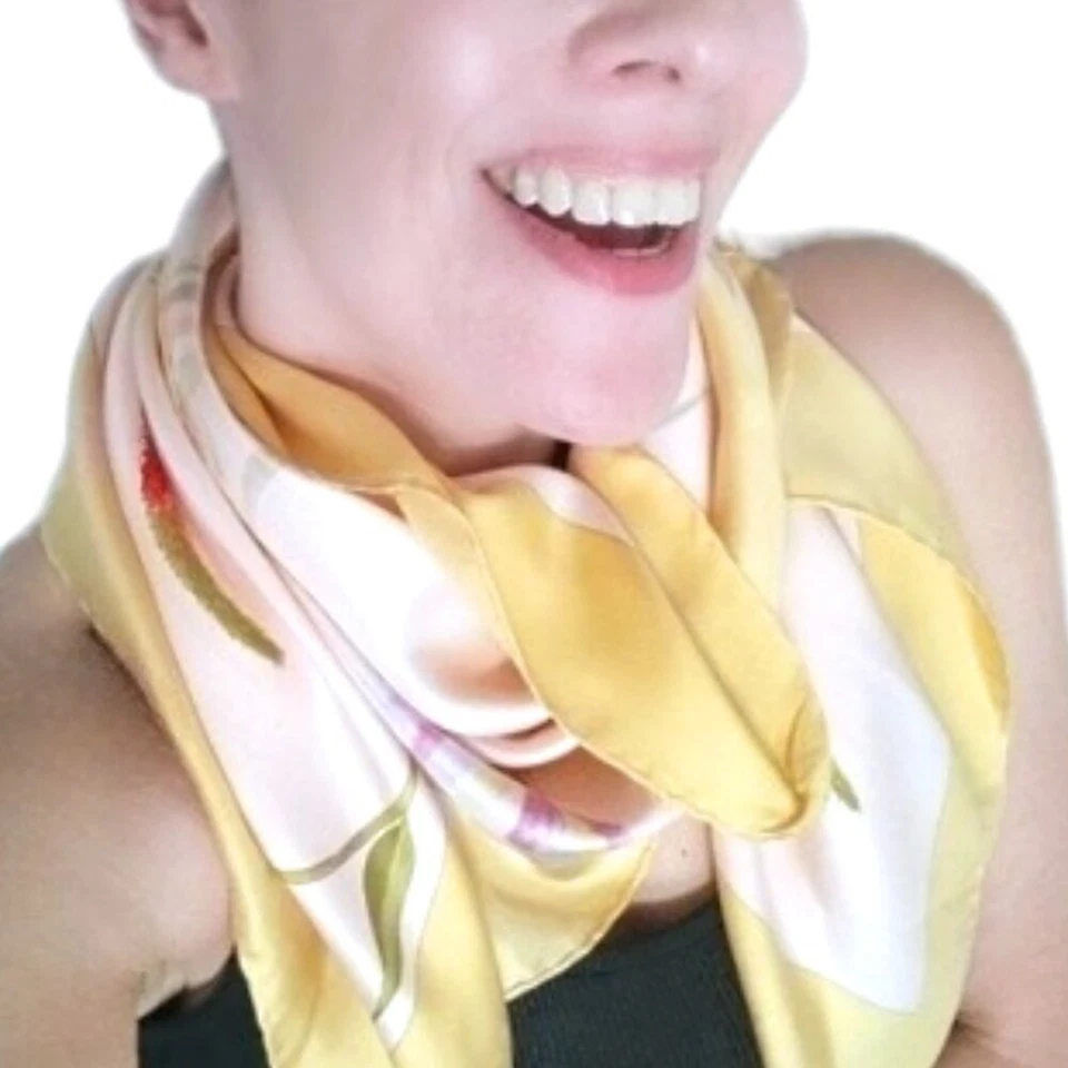 Ferragamo bufanda floral seda 34" usada en excelente estado Foto 1 de 4