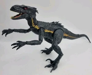 Modellino dinosauro posabile Jurassic World Fallen Kingdom 16" Indoraptor - Foto 1 di 6