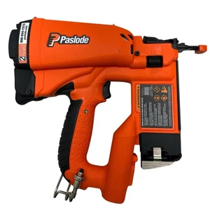 Paslode CT200S24 Fuel + Battery 18-Gauge Straight Brad Finish Nailer 918200 Used - Picture 1 of 10