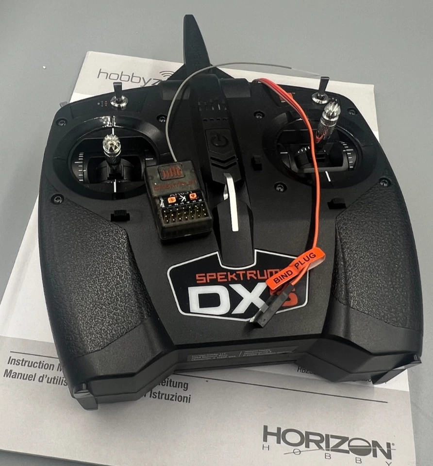 Spektrum DXS Transmitter  (SPMR1010) & Spektrum AR631 RECEIVER *NEW* - Image 1 of 4