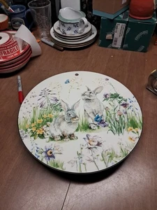 Williams Sonoma Floral Bunny Wurstwaren Käseplatte 13" OHNE MESSER EUC ++  - Bild 1 von 3