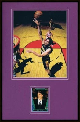 Tarjeta de novato firmada por Pau Gasol enmarcada 11x17 y exhibición de fotos Lakers España Foto 1 de 2