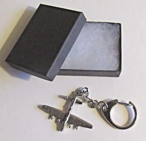 F) KEYRING PEWTER AVRO LANCASTER BOMBER AIRCRAFT WW2 ROYAL AIR FORCE RAF - Picture 1 of 3