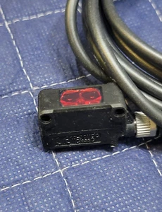 Keyence PZ-G41CP Photoelectric Switch - Easy to set up and use: reliable sensing - Picture 1 of 6