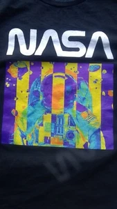 Hyper Space Nasa Large Herren T-Shirt Lila Pop Gelb Raumanzug Farbe Pop d7 - Bild 1 von 3