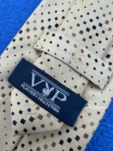 Authentic PLAYBOY VIP Logo Pointed Design On Yellow Cream 100% Silk Necktie Tie - Picture 1 of 12