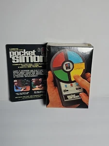 Juego Electrónico Pocket Simon 1980 Milton Bradley De Colección Nuevo con Tarjeta Trasera - Imagen 1 de 5