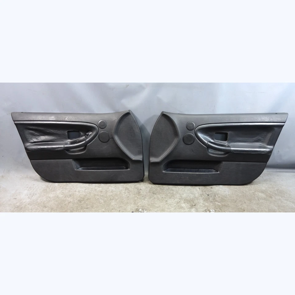 Par de tarjetas de panel de puerta interior delantera napa negra fabricante de equipos originales BMW E36 serie 3 sedán 92-98 Foto 1 de 4