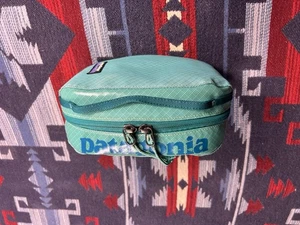 Patagonia Black Hole Cube 2L Packing Cube Bag Toiletry Aqua Teal Travel 49360 - Picture 1 of 17