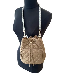 MZ Wallace gesteppte Kordelzug Bucket Bag Umhängetasche Frontreißverschluss taupe EUC 8x8x7" - Bild 1 von 18