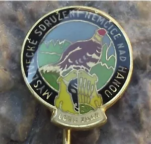 Antique Czechoslovakia Nemcice nad Hanou Hunters Association Pheasant Pin Badge - Picture 1 of 3