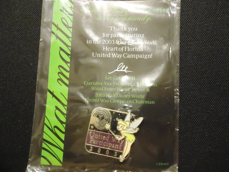 DISNEY CAST EXCLUSIVE UNITED WAY PARTICIPANT 2003 TINKER BELL PIN ON CARD - Image 1 of 1