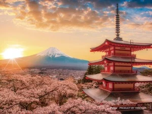 150 Piece Jigsaw Puzzle Mount Fuji and Cherry Blossoms [Petit Paris Clear] - Picture 1 of 2
