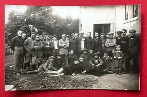 Privat Radsport Foto AK um 1925 Radfahrer Gruppenbild Typen ( 87481 - Bild 1 von 2