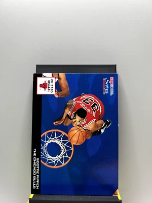 1993-94 Hoops Scoops Insert #HS4 Scottie Pippen Chicago Bulls - Image 1 of 2