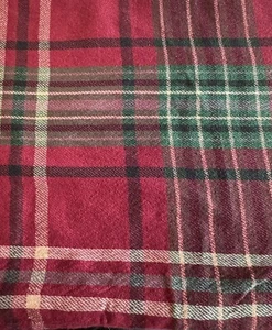 "Mantel de tela de lino a cuadros rojo verde 54"" x 104"" Home Essentials" - Imagen 1 de 3