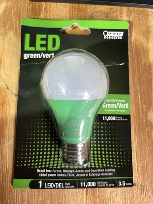 LED Green Lightbulbs 11,000 Life Hours 3.5 Watts Sealed. - Image 1 of 4