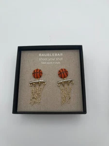 Orecchini pendenti Baublebar arancione e oro basket + perno cerchio con cristalli bianchi - Foto 1 di 1