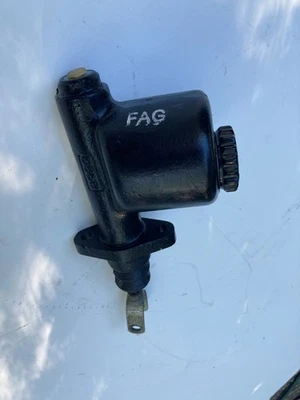  Cilindro maestro de freno Volvo Amazon / P1800 NOS (línea única) incluye tapa. Foto 1 de 2