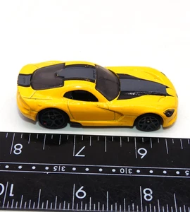 2016 Hot Wheels 2013 SRT Dodge Viper Diecast Car Yellow Black 13 - Picture 1 of 6